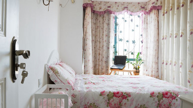Sypialnia w wiosennych kolorach