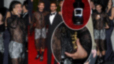 Marc Jacobs w bokserkach i koronkowej sukience na gali Met