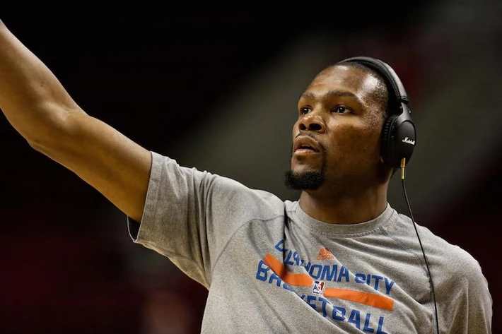 7. Kevin Durant (koszykówka) – 54,1 mln dol.