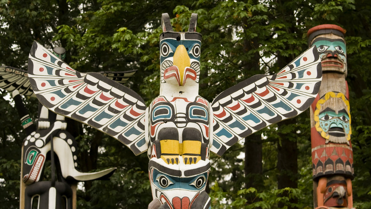 Kanadyjscy Indianie i Inuici dostrzegli szansę rozwoju w turystyce. Nie jest to jednak tylko wspominanie przeszłości, autochtoniczni Pierwszych Narodów dobrze rozumieją współczesne walory swojej oferty.