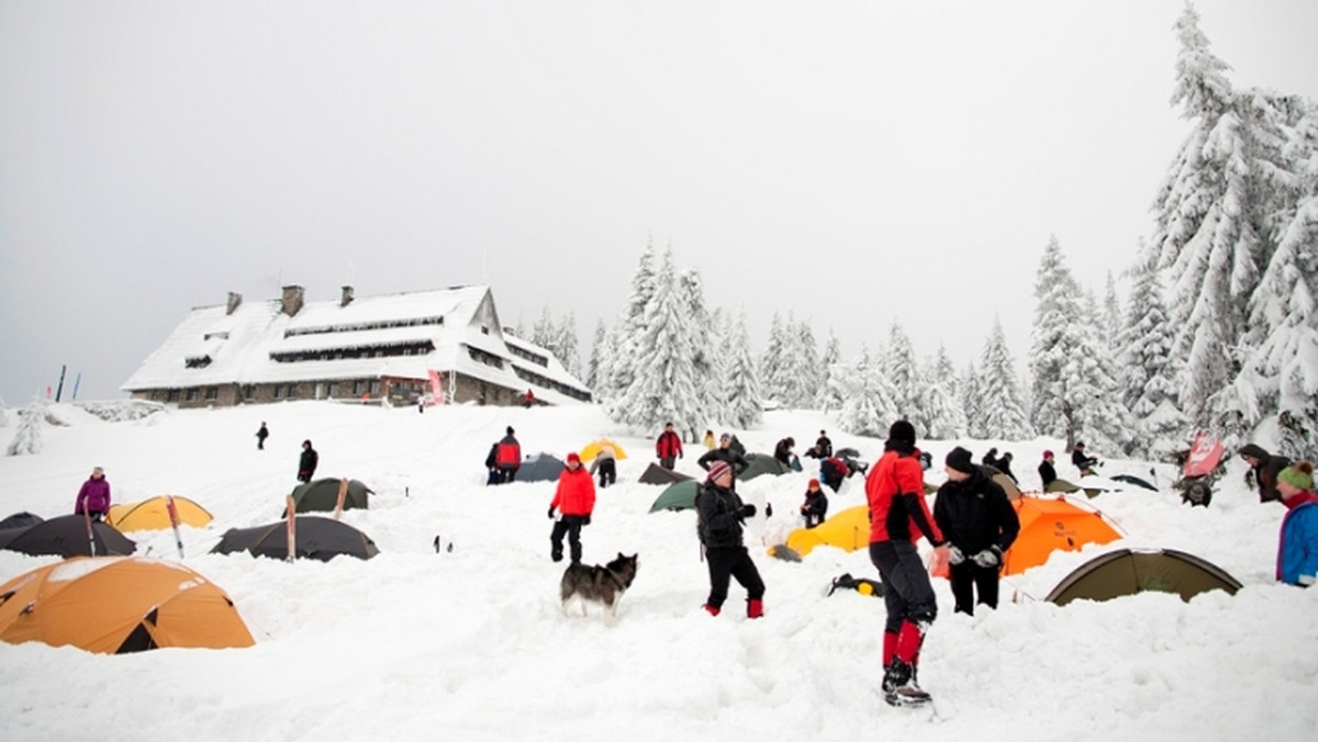 Po raz piąty Polish Outdoor Group zaprasza na zimowy biwak szkoleniowy WinterCamp, który odbędzie się w dniach 30.01 - 02.02 2014 roku przy schronisku na Turbaczu. Zgłoszenia będą przyjmowane do połowy stycznia, a liczba miejsc jest ograniczona.