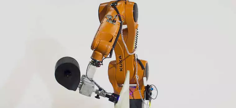 Robotyczne, sześcioosiowe ramię drukuje w 3D włókna szklane