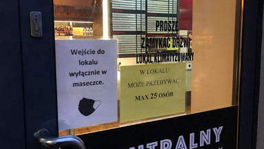 Covidowe obostrzenia to fikcja. Nikt niczego nie przestrzega