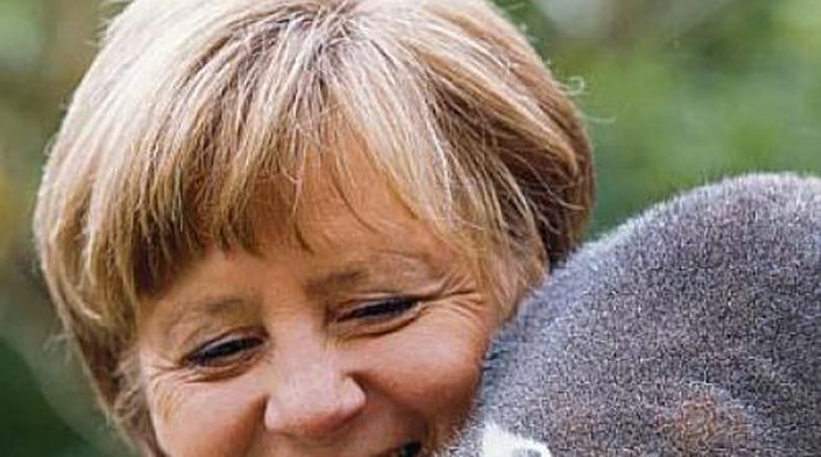 Új barátja majmolta Merkelt