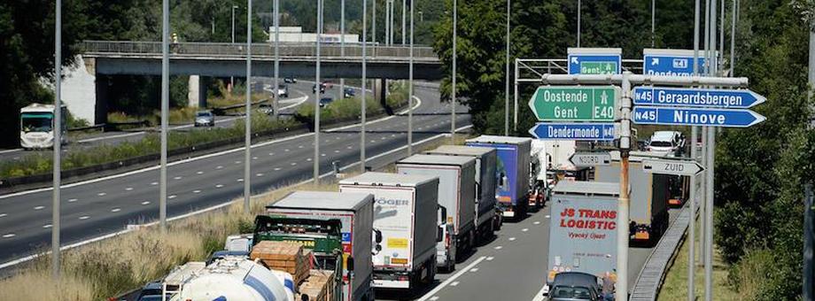 Ciężarówki w drodze do Belgii