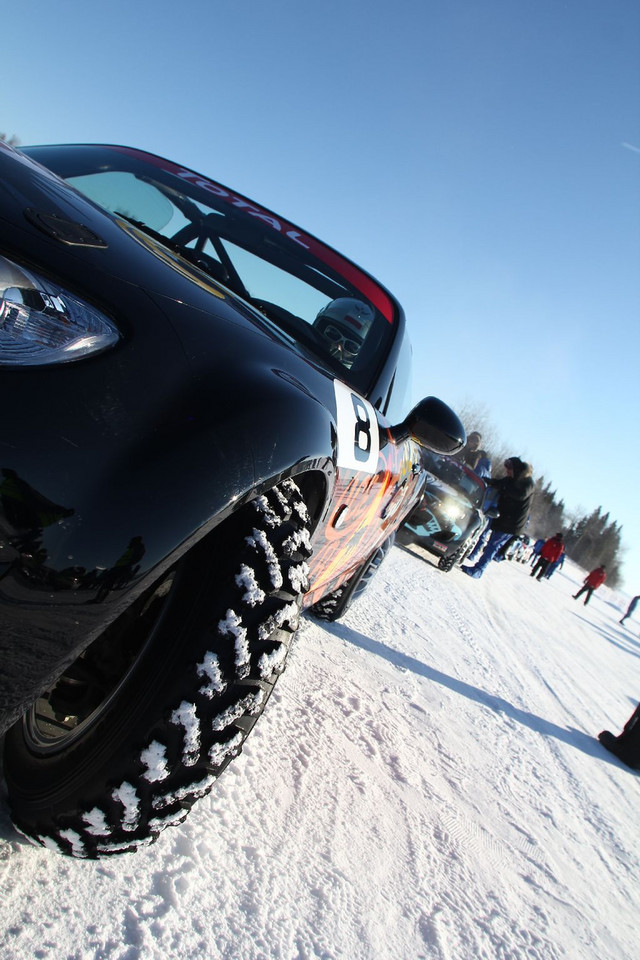 Emocjonujący finisz wyścigu Mazda MX-5 Ice Race