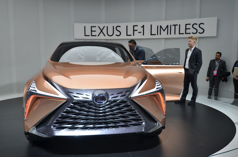 Lexus LF-1 Limitless - flagowy SUV Lexusa