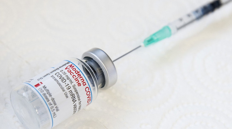 Újabb adag vakcinaszállítmányokat köthet le az EU./ Fotó: MTI/Krizsán Csaba