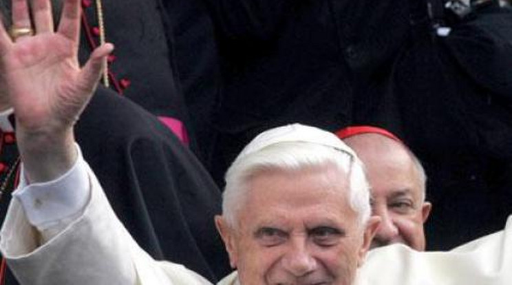 Lemond tisztségéről XVI. Benedek pápa!