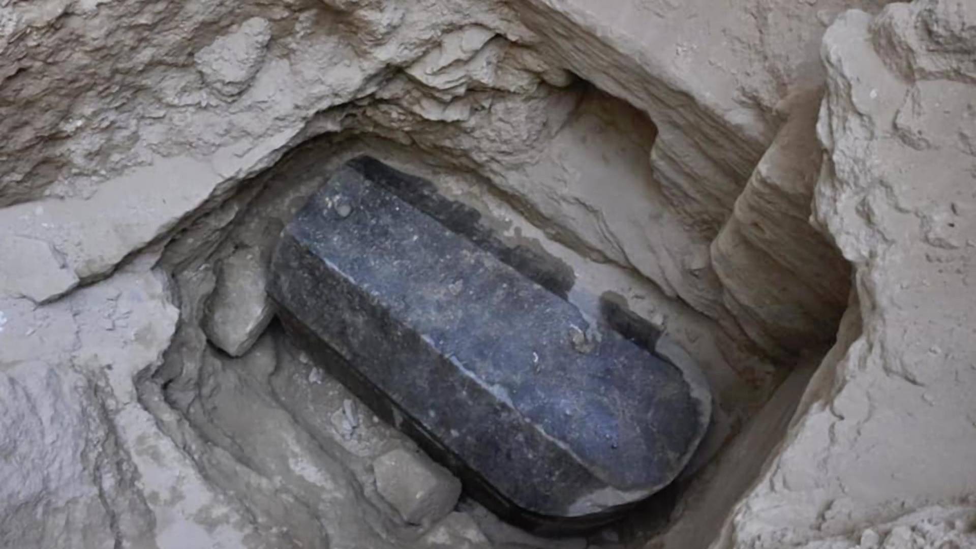 Sećate se mrtvačkog kovčega koji nije otvoren 2000 godina? Upravo su ga otvorili