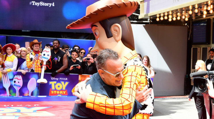 Tom Hanks magához ölelte animációs önmagát, Woodyt/ Fotó: Northfoto