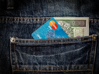 Mastercard i Visa zwiększą z 50 do 100 zł limit transakcji zbliżeniowych