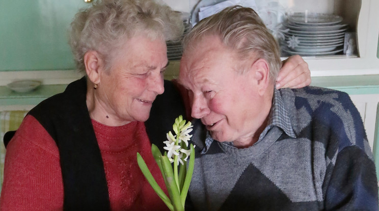 A fiatal Klári és Misi 1962-ben esküdött, fotójukat a mai napig őrzik. Szeretik és megbecsülik egymást 54 év után is /Fotó: Gy. Balázs Béla