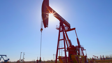MAE: Iran po zniesieniu sankcji może znacznie zwiększyć wydobycie ropy