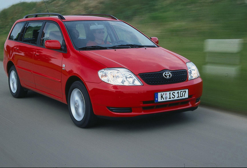 Toyota Corolla kontra Opel Astra II, Skoda Octavia i Peugeot 307 - Które używane kombi okaże się lepsze dla rodziny?