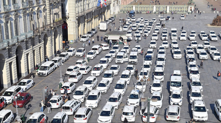 A taxisok az Uber ellen is tiltakoztak /Fotó: MTI