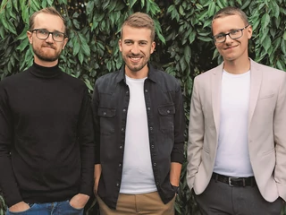  Od lewej: Michał Misiek, Aleksander Konior i Wiktor Warchałowski. Twórcy Airly znaleźli sposób na tani i efektywny monitoring zanieczyszczeń powietrza