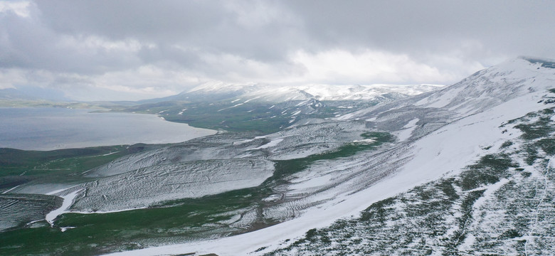 Mimo połowy maja w Turcji spadł śnieg. Pokrzyżował plany turystom