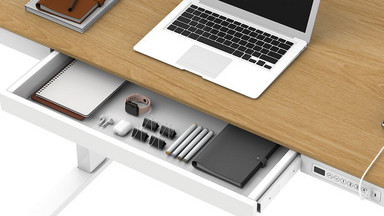 Biurko z regulacją wysokości i gniazdem USB. Tańsze niż w szwedzkiej sieciówce