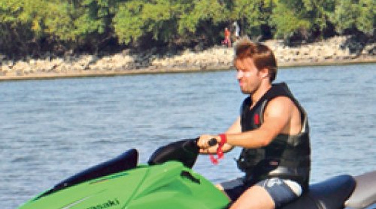 Tiltott helyen jet-skizett Balázs