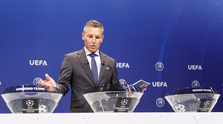 Michael Heselschwerdt, az UEFA klubversenyért felelős vezetője a 2019-2020-as labdarúgó Bajnokok Ligája előselejtezője csapatbeosztásának sorsolásán / Fotó: MTI EPA / Cyril Zingaro