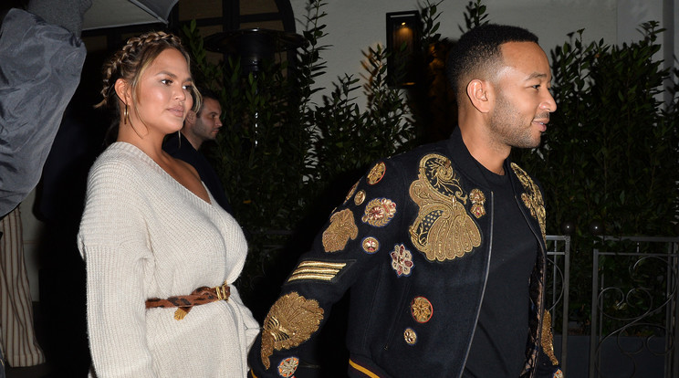 Chrissy Teigen és John Legend halloween-i jelmezükkel kifigurázták a királyi párt /Fotó:Northfoto