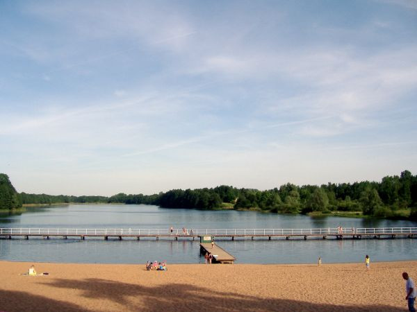 Ostróda. Przez miasto przepływa rzeka Drwęca. Miasto i okolice są terenami atrakcyjnymi pod względem turystycznym