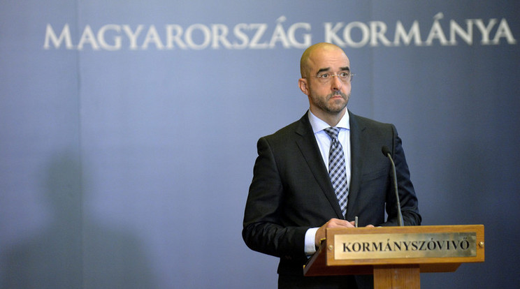 Kovács Zoltán az Európai Tanács csúcstalálkozója előtt nyilatkozott a sajtónak / MTI Fotó: Máthé Zoltán