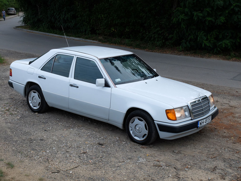 Mercedes W124 200D