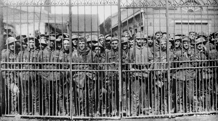 Fotóalbum egy első világháborús fogolytáborról / Fotó: Northfoto