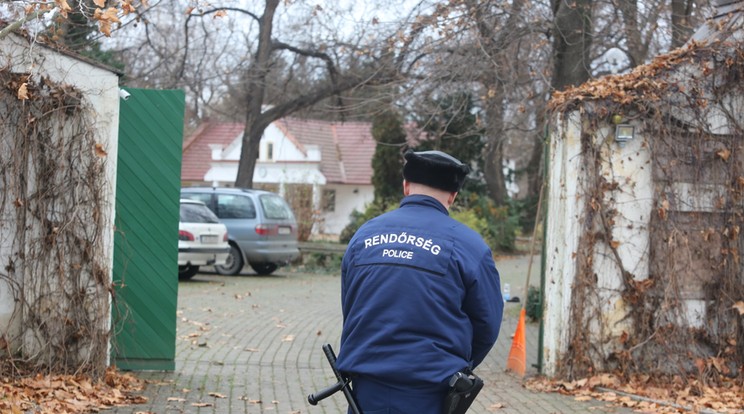 Amikor megtalálták a holttestet, a renndőrök lezárták a környéket / Fotó: Weber zsolt