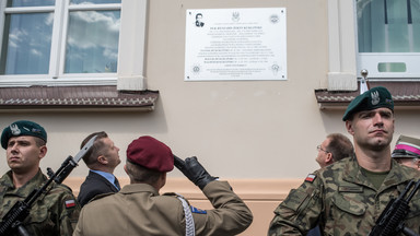 Odsłonięto tablicę upamiętniającą płk. Ryszarda Kuklińskiego