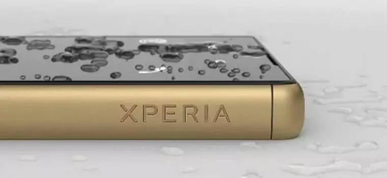 Sony Xperia Z5 pozuje na zdjęciach dla prasy. Smartfon ma aparat 23 Mpix