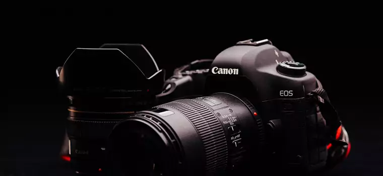 Canon patentuje bezprzewodowe ładowanie aparatów fotograficznych