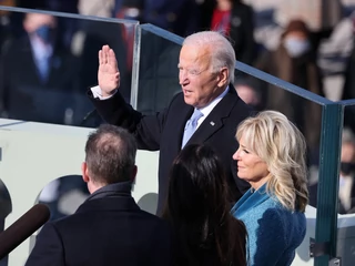 Joe Biden został formalnie zaprzysiężony na 46. prezydenta USA. Teraz w czasie swojej prezydentury zamierza wpompować w amerykańską gospodarkę ogromne pieniądze.