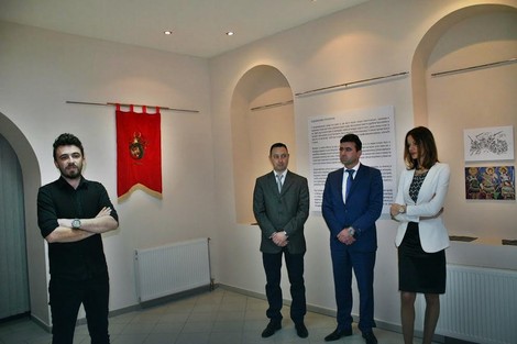 Izložbu je otvorio Bojan Vujinović direktor Zavičajnog muzeja u Gradiški