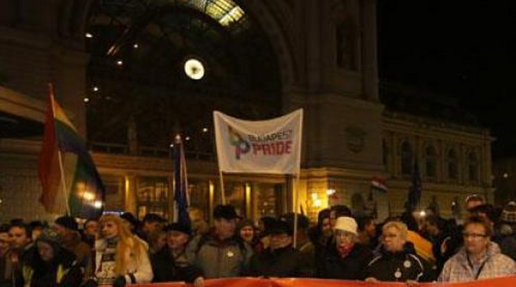 Putyin látogatása ellen tüntetnek 