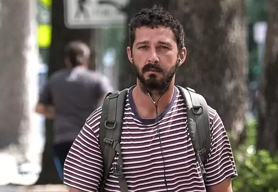 Nosi legginsy, Crocsy i polary. Wszyscy chcą się ubierać jak Shia LaBeouf