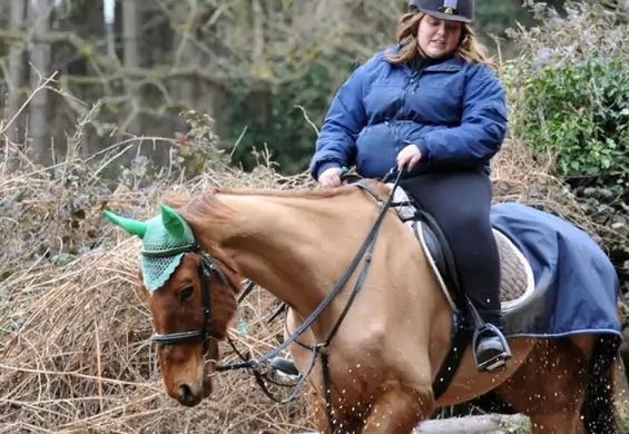 Wrzuciła na Facebooka selfie ze swoim koniem. Teraz ma zakaz hodowli na 10 lat