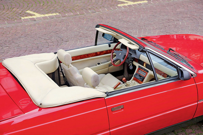 Maserati Biturbo Spyder - najważniejszy jest doładowany silnik