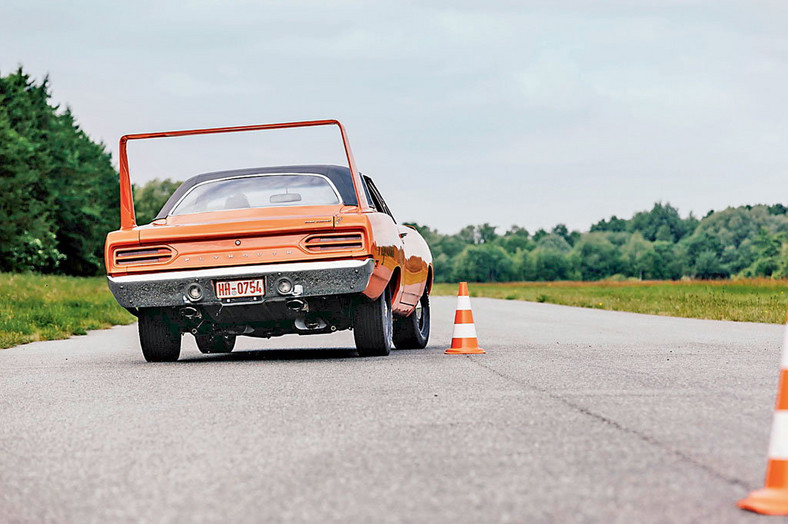 Heavy metal - Plymouth Road Runner Superbird