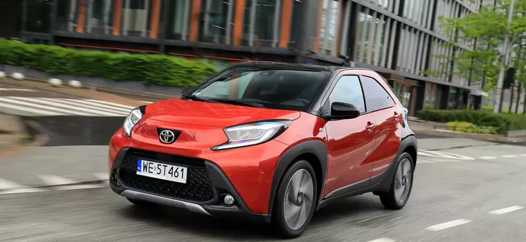 Czy udało się miejskiego hatchbacka zmienić w crossovera? Test nowej Toyoty Aygo X