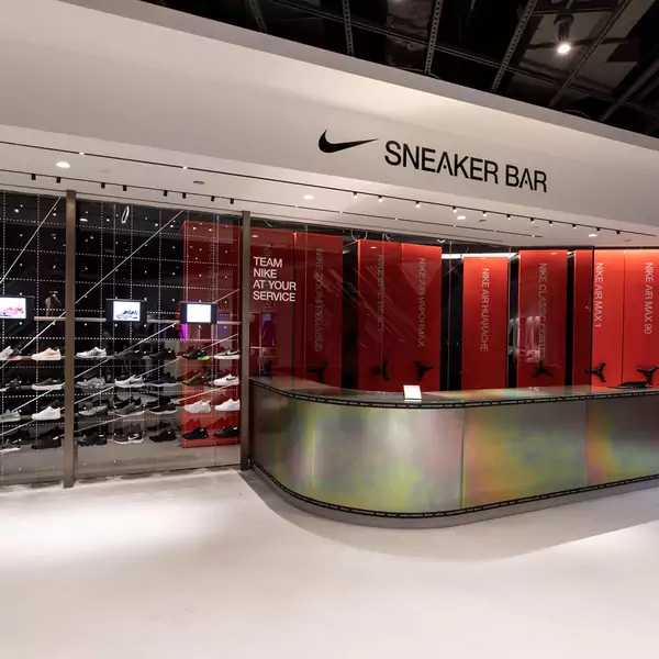 Sneaker Bar w nowym salonie Nike w NYC