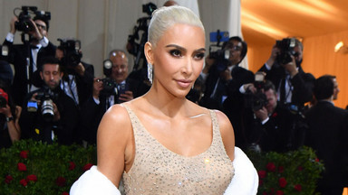 Kim Kardashian miała zniszczyć suknię wartą 5 mln dol. Należała do Marilyn Monroe