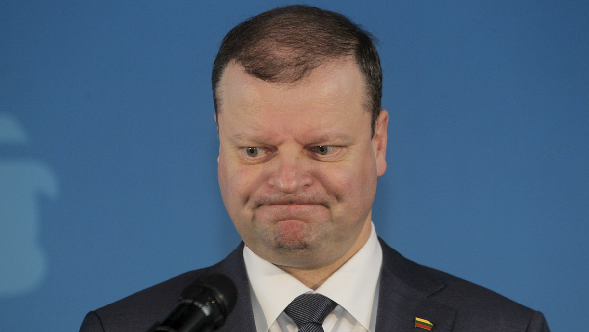 Premier Litwy Saulius Skvernelis oświadczył po spotkaniu z merem Wilna Rimigijusem Szimasziusem, że poszukuje się sposobów zwrotu ziemi w Wilnie; właścicielami tej znacjonalizowanej w czasach radzieckich ziemi w Wilnie byli głównie Polacy. Dotychczas dokonano zwrotu jedynie 55 proc. ziemi.