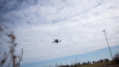 Francja przekaże Ukrainie sto dronów