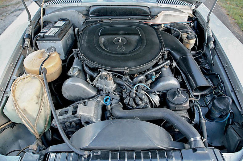 Mercedes 350 SLC - Cena szokuje, ale pozytywnie