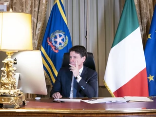 Giuseppe Conte, premier Włoch, wygłasza orędzie, w którym przedstawia nowe obostrzenia spowodowane koronawirusem. Rzym, 11 marca 2020 r.