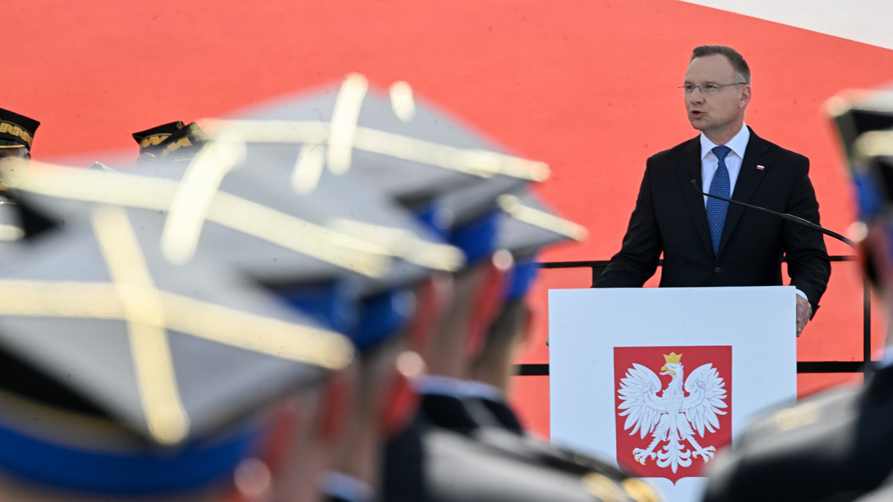 Andrzej Duda zwrócił się przed przemówieniem do Szymona Hołowni. Marszałek Sejmu wybuchnął śmiechem