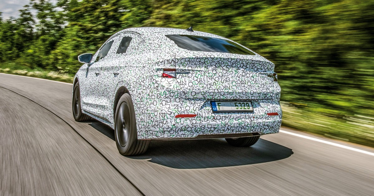 Skoda Enyaq Coupe IV Pierwsza Jazda Zamaskowanym Prototypem